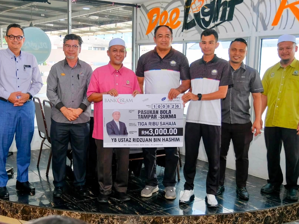 SUKMA 2026: Atlet Bola Tampar Bersama YB Ustaz Ridzuan Hashim 3 msnt sukma 2026 003 002